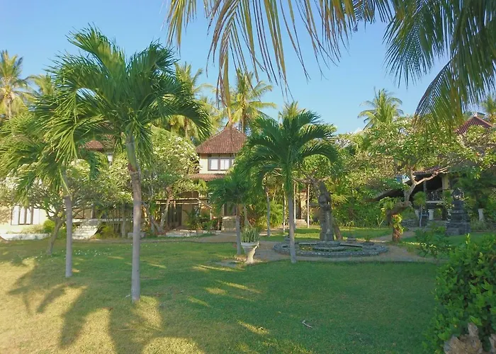 Legong Beach 4 Bed & Breakfast Julah