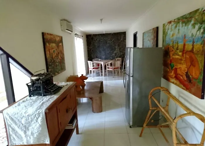 Legong Beach 4 Bed & Breakfast